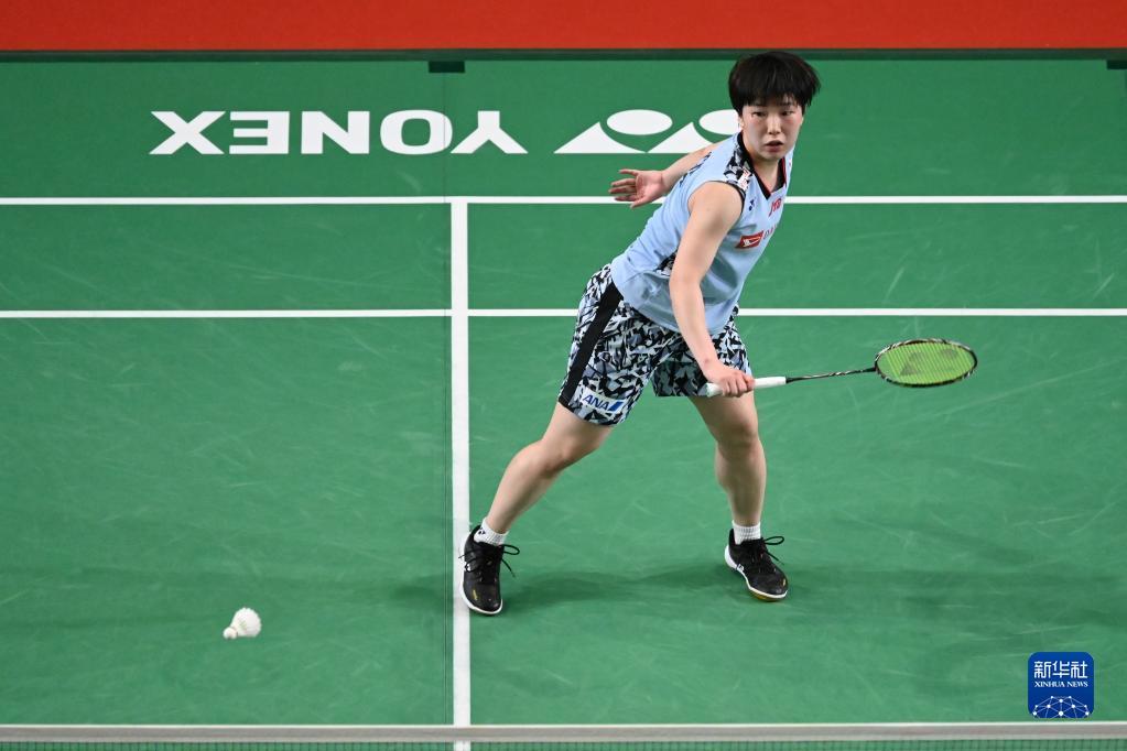 一位年轻选 一位年轻选