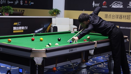 虽然更大的 虽然更大的