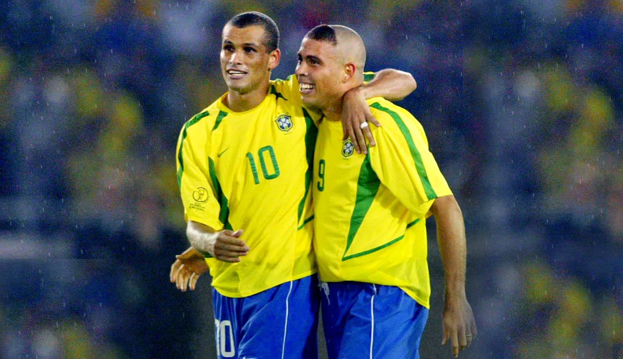 美国足球发 美国足球发